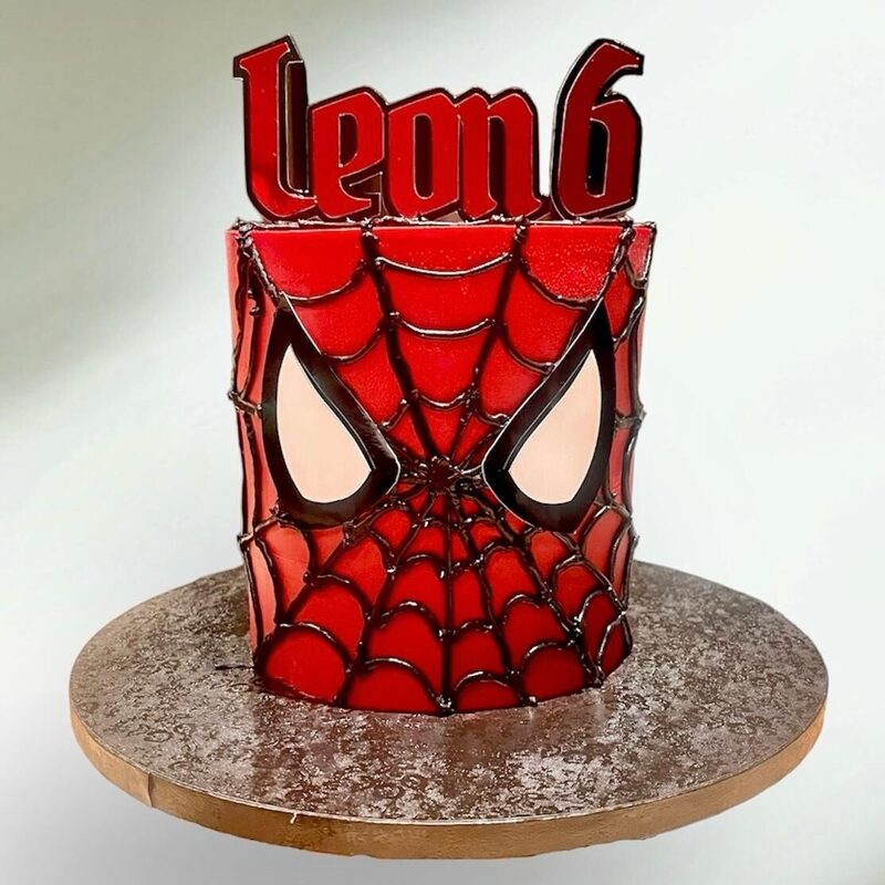Gâteau visage de Spiderman pour un anniversaire d'enfant